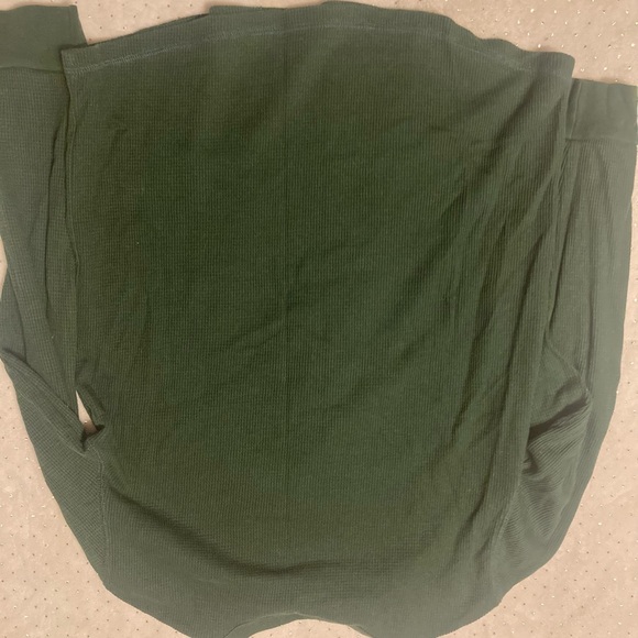 Old Navy Dark Green Teethermal yeti shirt 14-16 xl - Picture 6 of 6